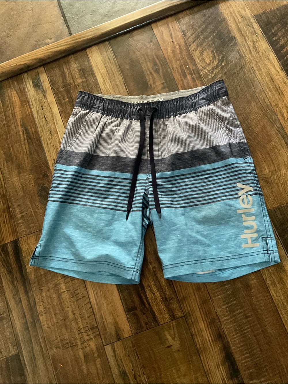 7-2026–Hurley Teal and Gray Gradient Stripe Board Shorts MEDIUM